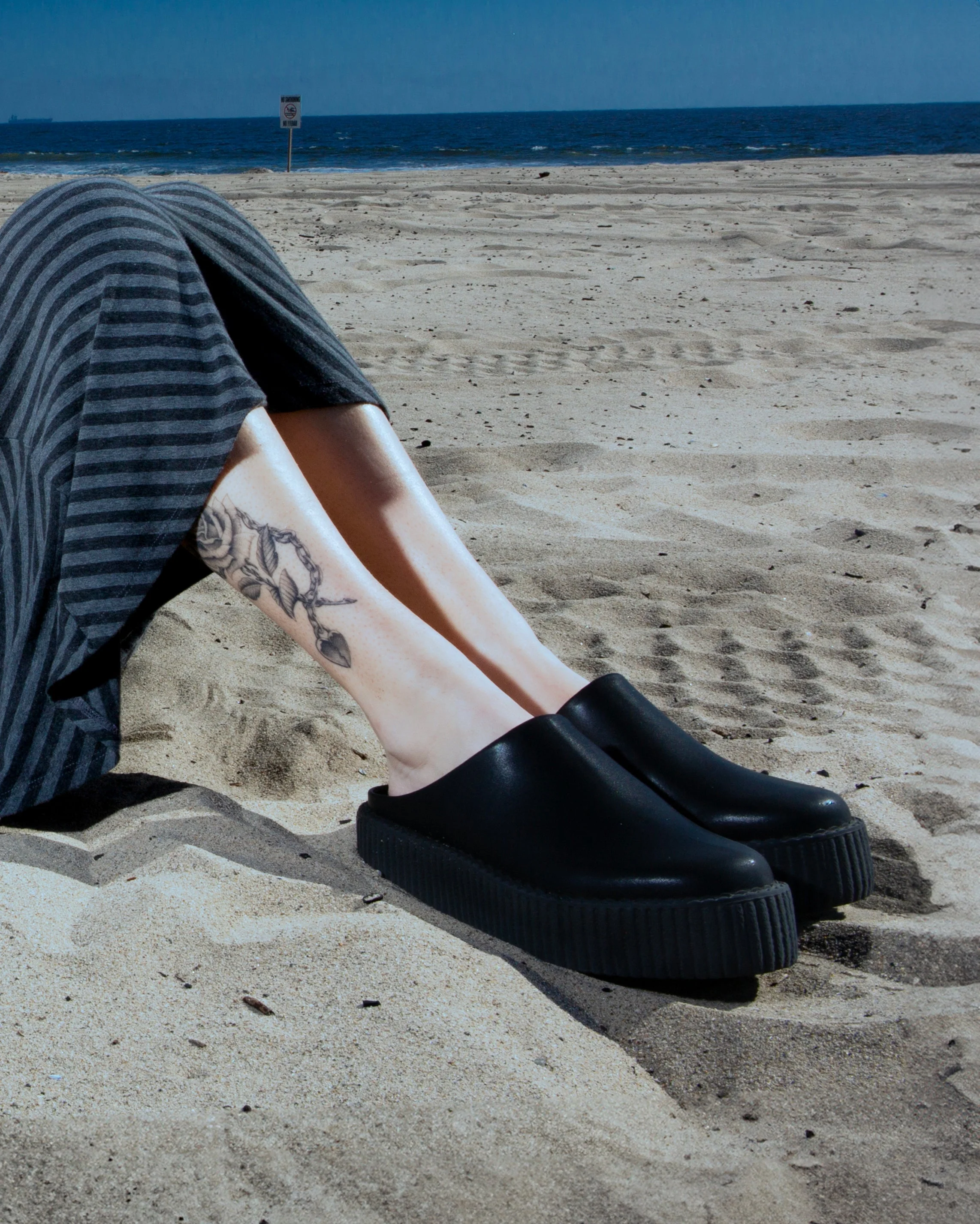 1086-Black-Leather-Viva-Mondo-Creeper-Clog-6.webp Black Leather Viva Mondo Creeper Clog