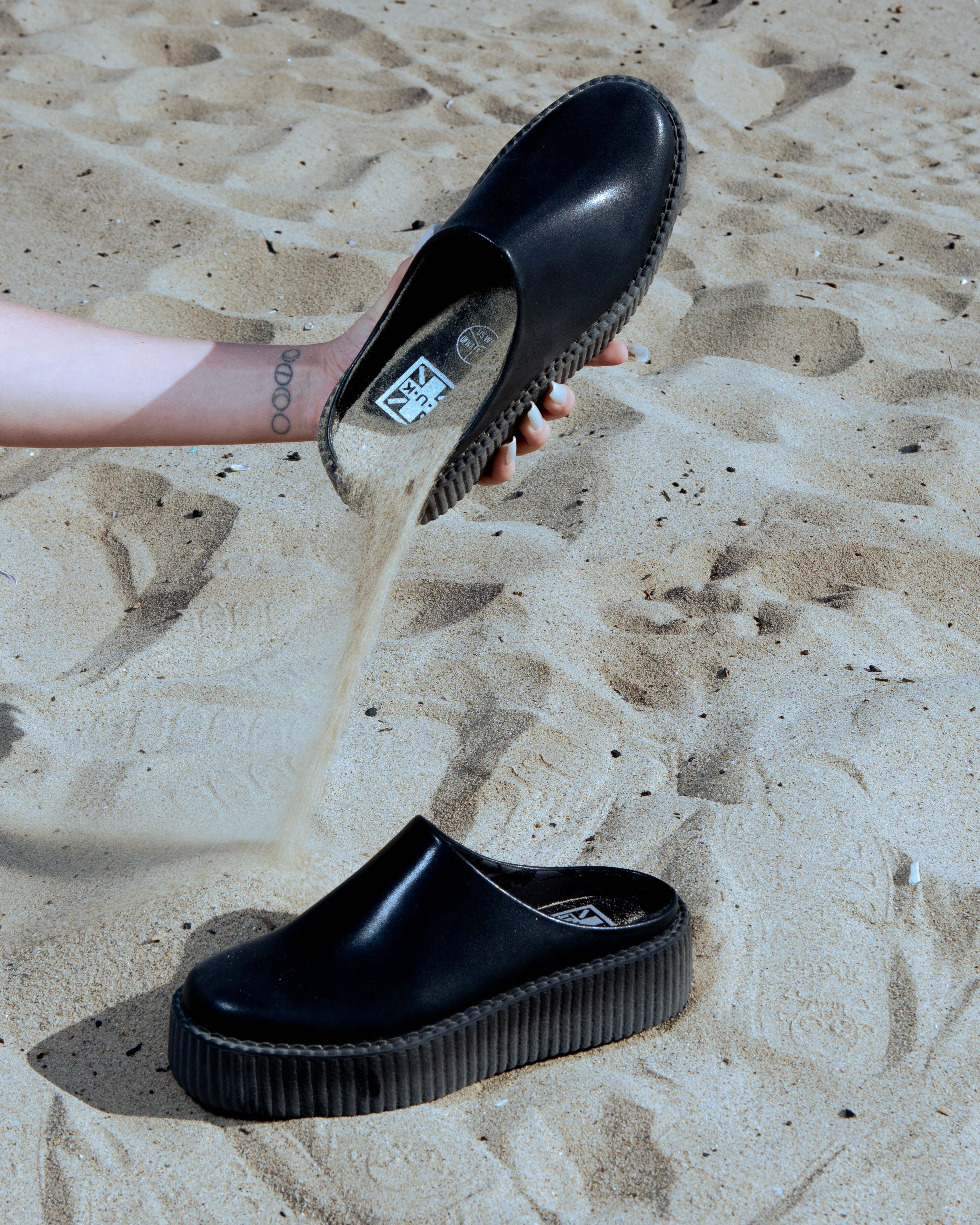 1086-Black-Leather-Viva-Mondo-Creeper-Clog-8.webp Black Leather Viva Mondo Creeper Clog