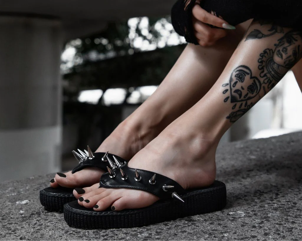 Black & Silver Spike Viva Low Flip Flop