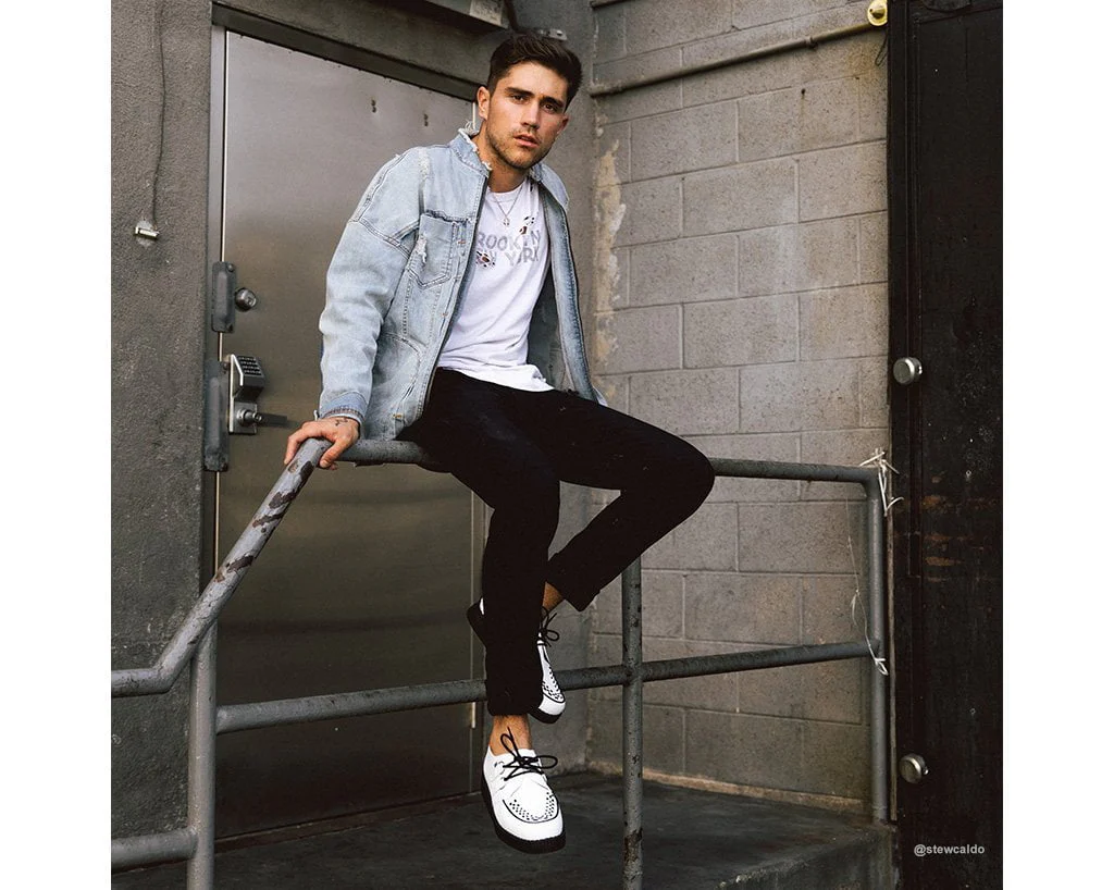 1669-White-TUKskinTM-Viva-Low-Creeper-4.webp White TUKskin™ Viva Low Creeper