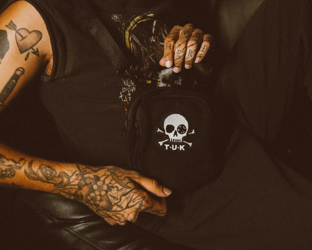 1748-Black-Canvas-Crossbody-Embroidered-Bag-5.webp Black Canvas Crossbody Embroidered Bag