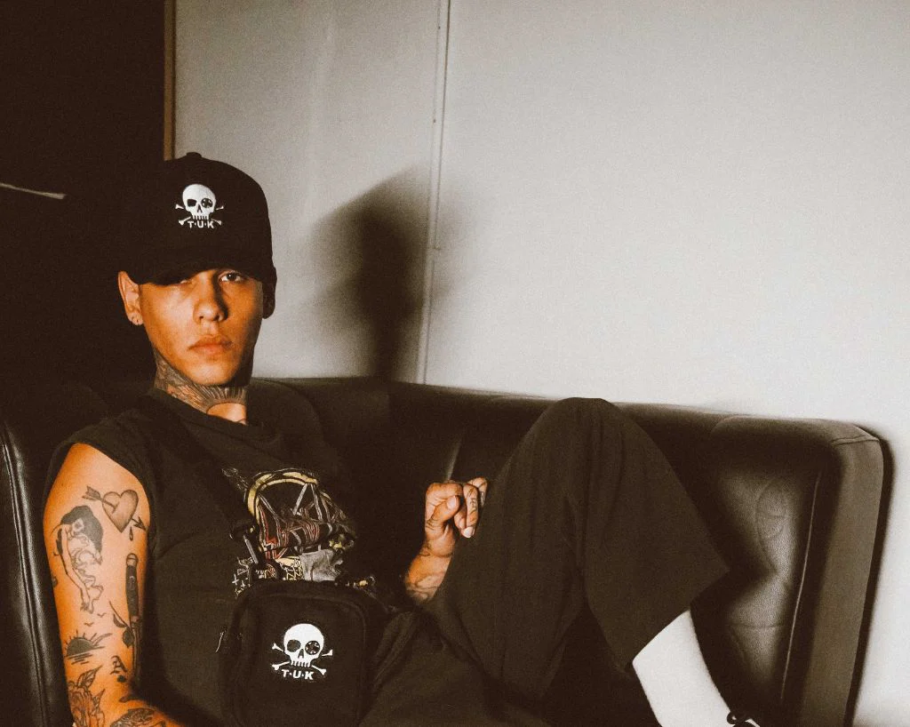 1748-Black-Canvas-Crossbody-Embroidered-Bag-8.webp Black Canvas Crossbody Embroidered Bag