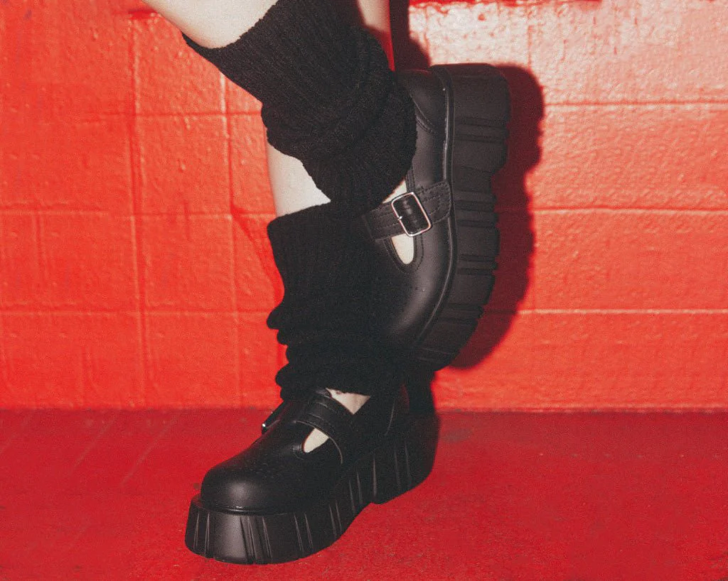 Black TUKskinâ„¢ T-Bar Anarchic Airship Brogue