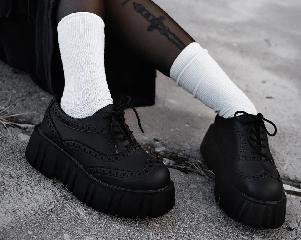 Black TUKskinâ„¢ Anarchic Airship Brogue
