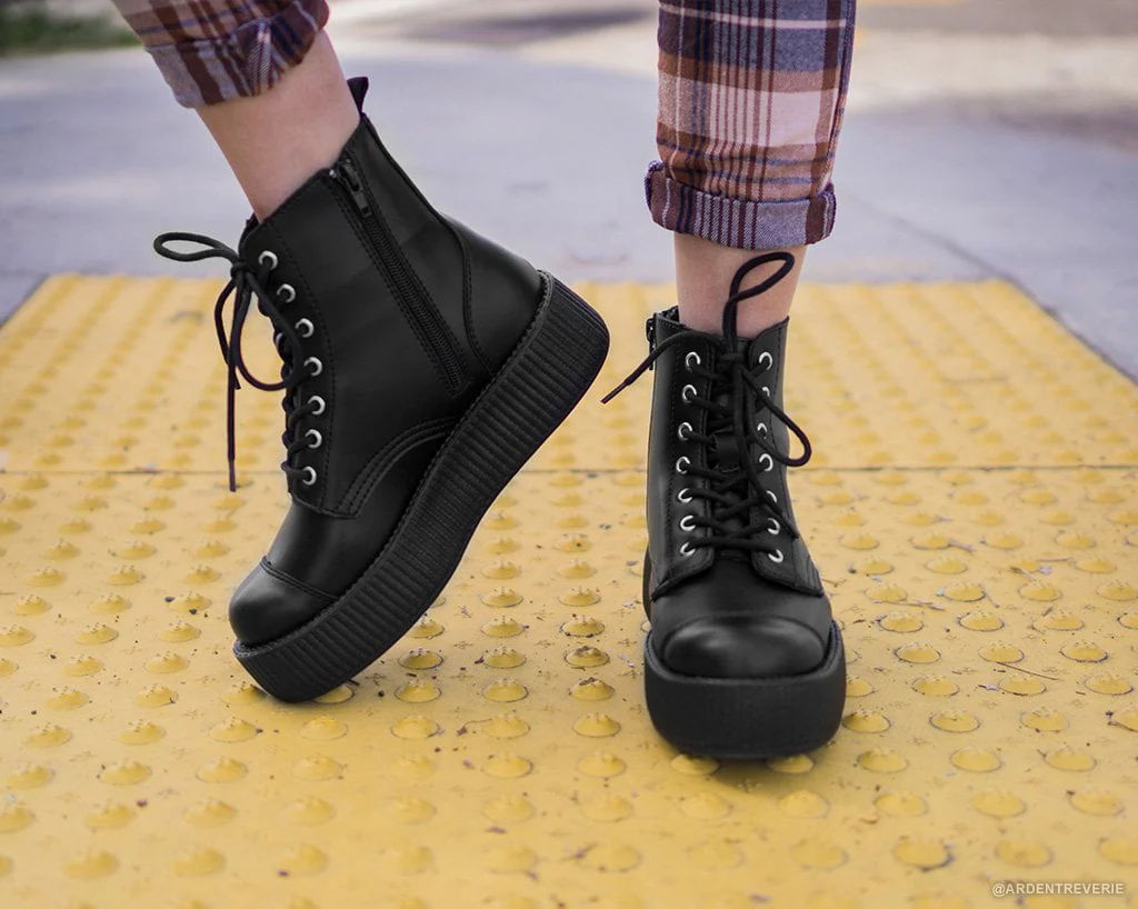 Black TUKskinâ„¢ Viva Mondo Boot