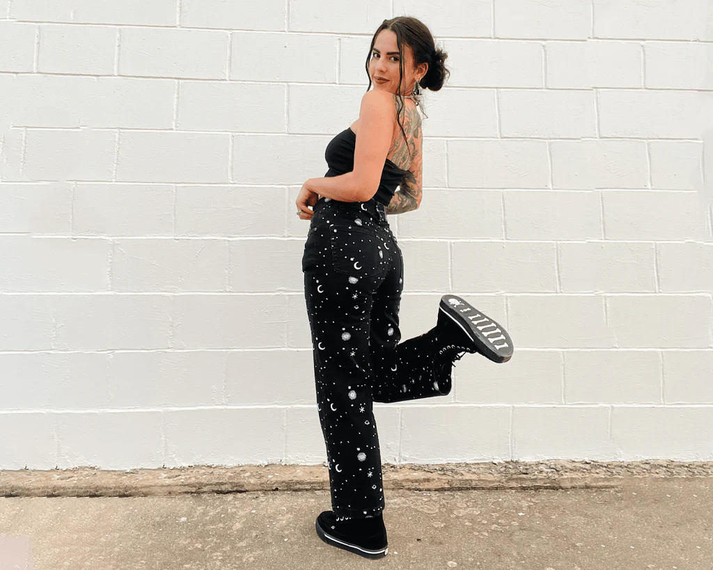 2764-US-Mens-3-Womens-5-Black-Suede-US-Mens-3-Womens-5-Black-Suede-variation-9.webp Black Suede 8-Eye Sneaker Boot