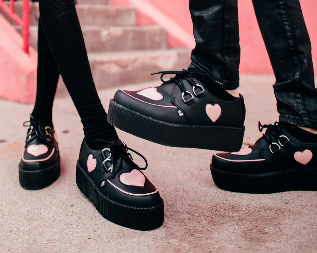 Black & Pink Heart TUKskinâ„¢ Viva Mondo Creeper