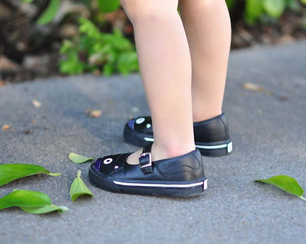 4380-Black-White-Kitty-Mary-Jane-Toddler-Sneaker-7.webp Black & White Kitty Mary Jane Toddler Sneaker